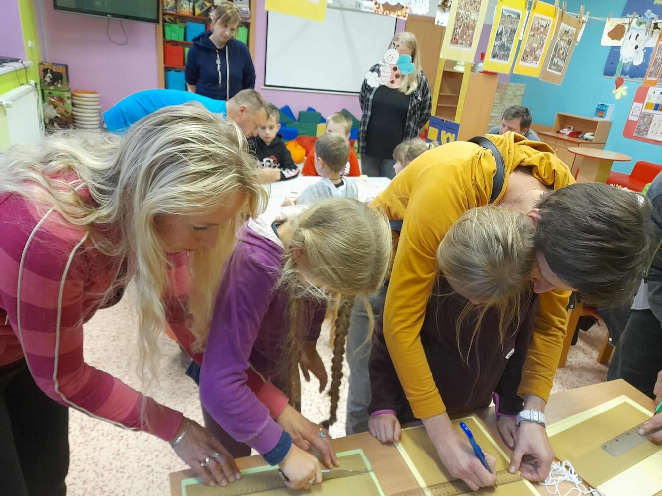 VÝROBA SVÍČEK - DRUŽINKY 1.a 2. oddělení - 14