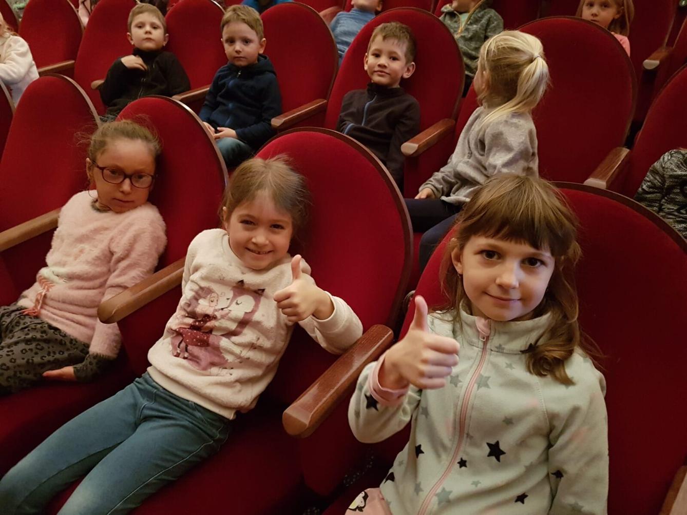 NÁVŠTĚVA DIVADLA: ,,ČERTŮV ŠVAGR" - 5