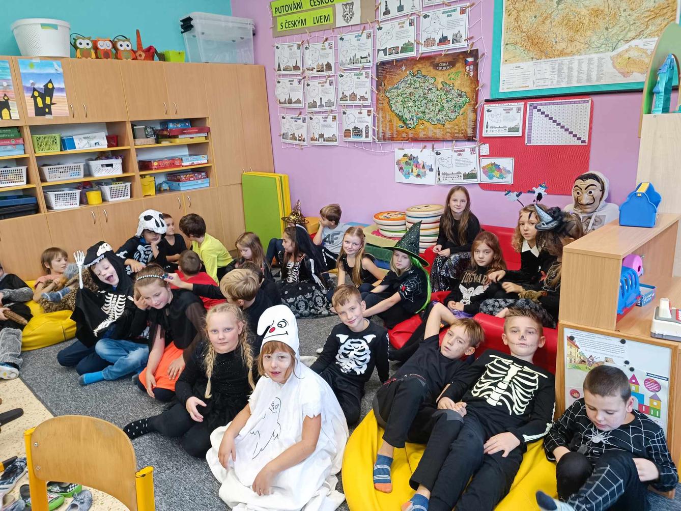 ZÁŘÍ A ŘÍJEN VE  2. ODDĚLENÍ - 3