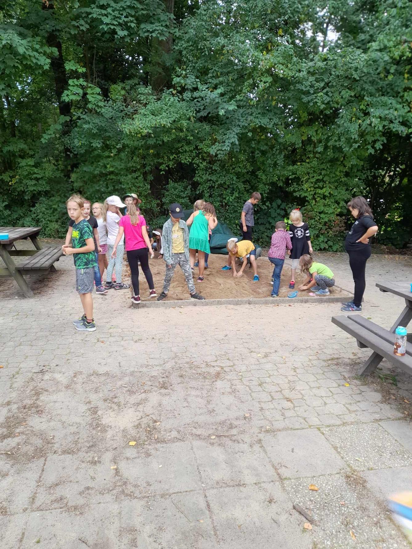 Pohádkové seznamovací sportovní odpoledne ve družince - 16