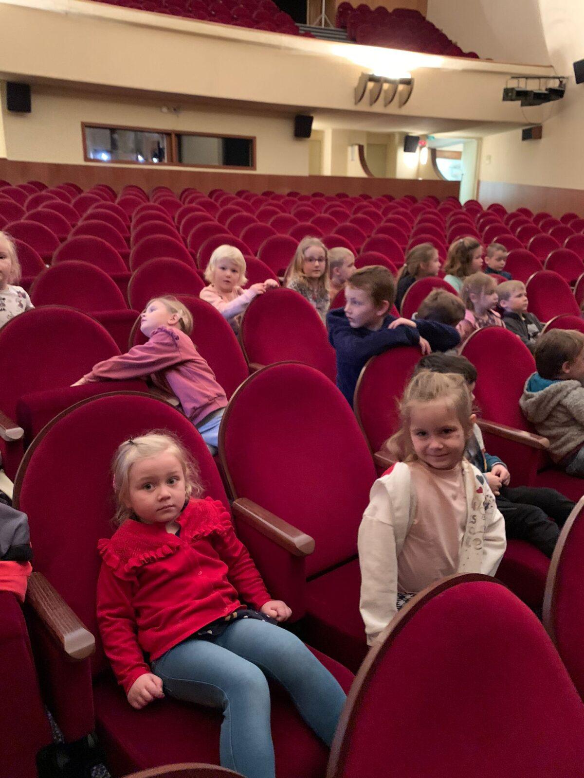 divadlo v UO - "čertův švagr" - 4