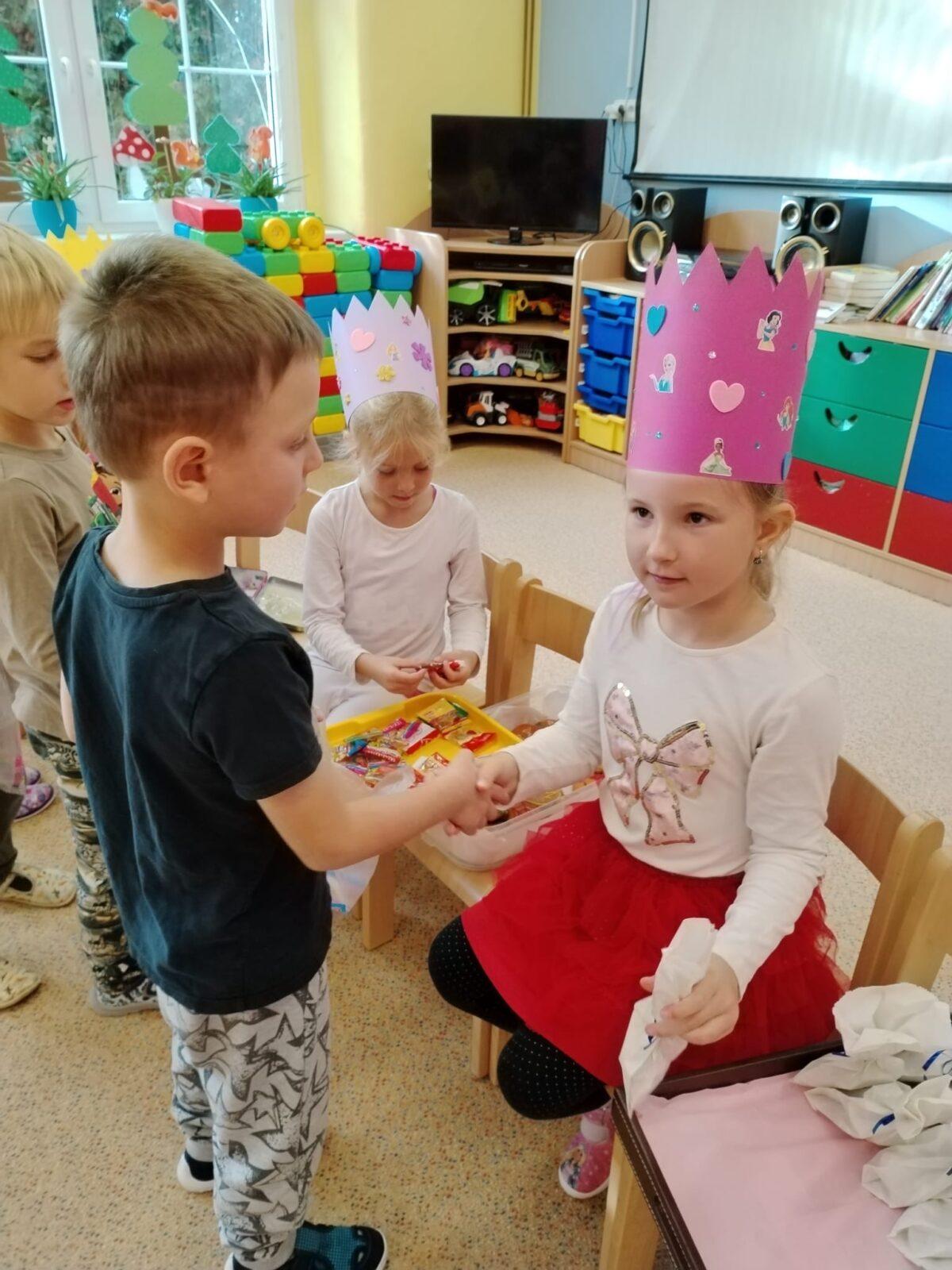 SLAVÍME: ELENKA, KAROLÍNKA A NATÁLKA MAJÍ NAROZENINY - 9