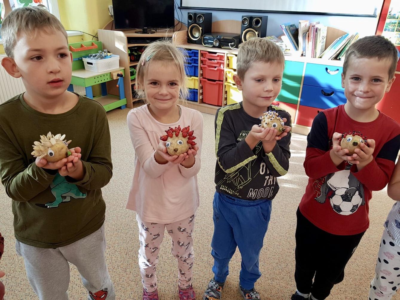 SOVIČKY: ,,LISTÍ ŽLOUTNE, POLETUJE" - 45