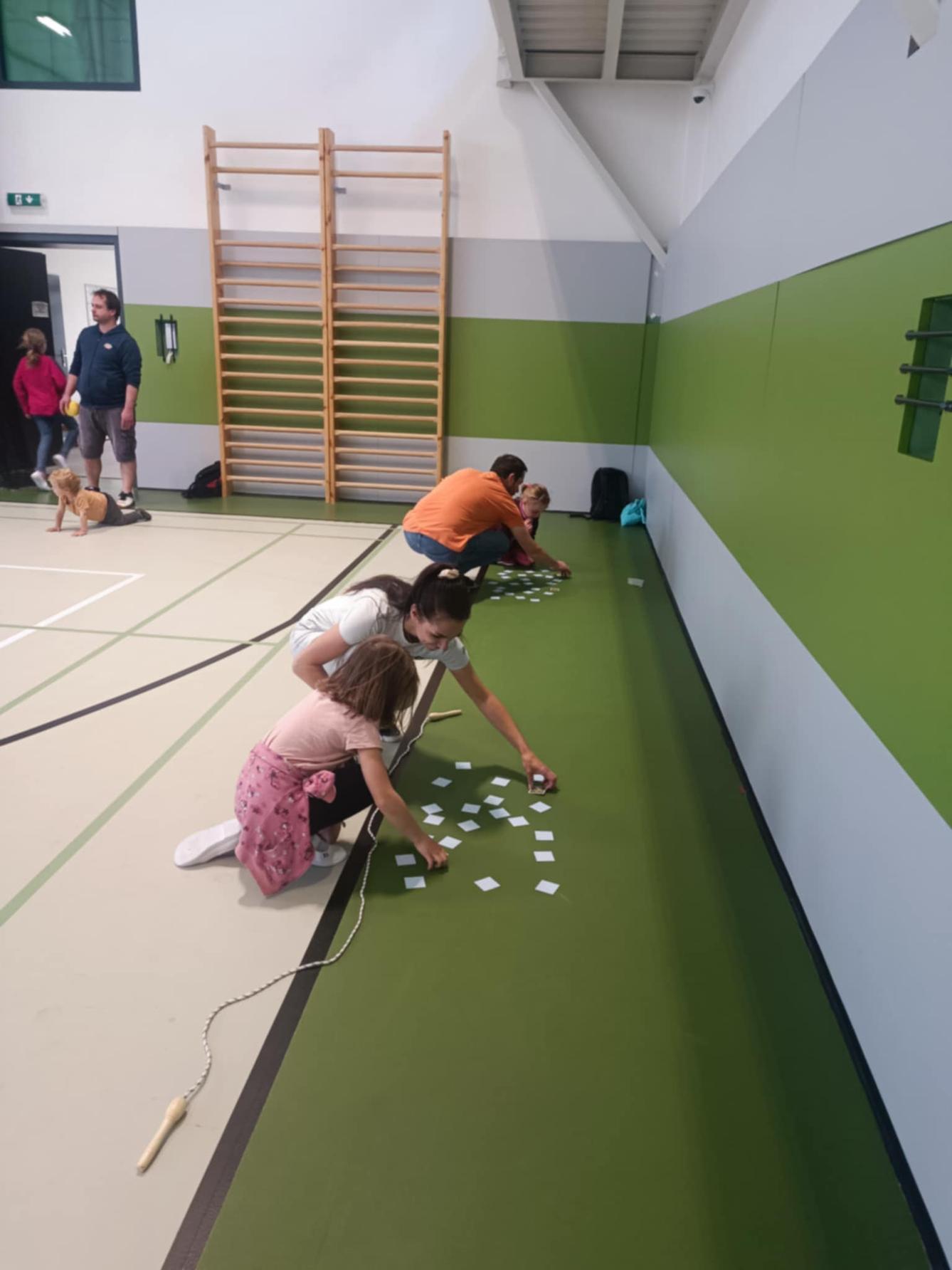 Družinka a děti s rodiči**"sportovní odpoledne" - 25