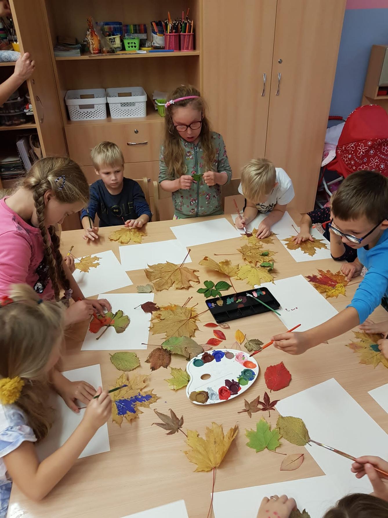 SOVIČKY: ,,LISTÍ ŽLOUTNE, POLETUJE" - 48