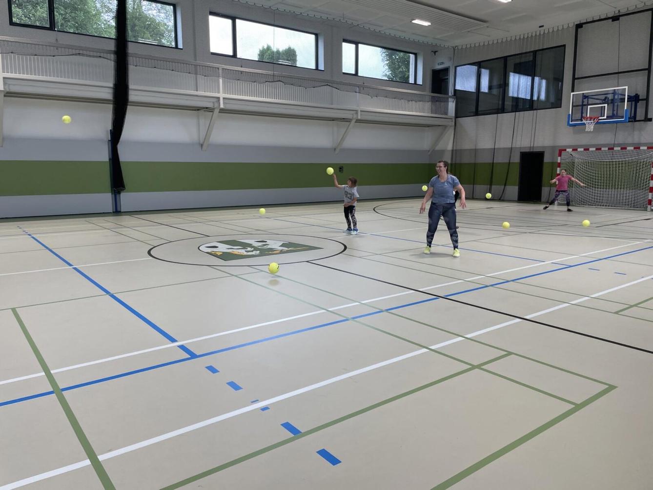 Sportovní odpoledne s rodiči - školní družina - 15