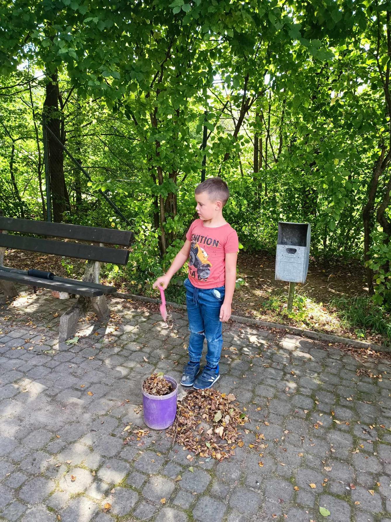 ZÁŘÍ - 2. ODDĚLENÍ A seznamovací odpoledne - 1