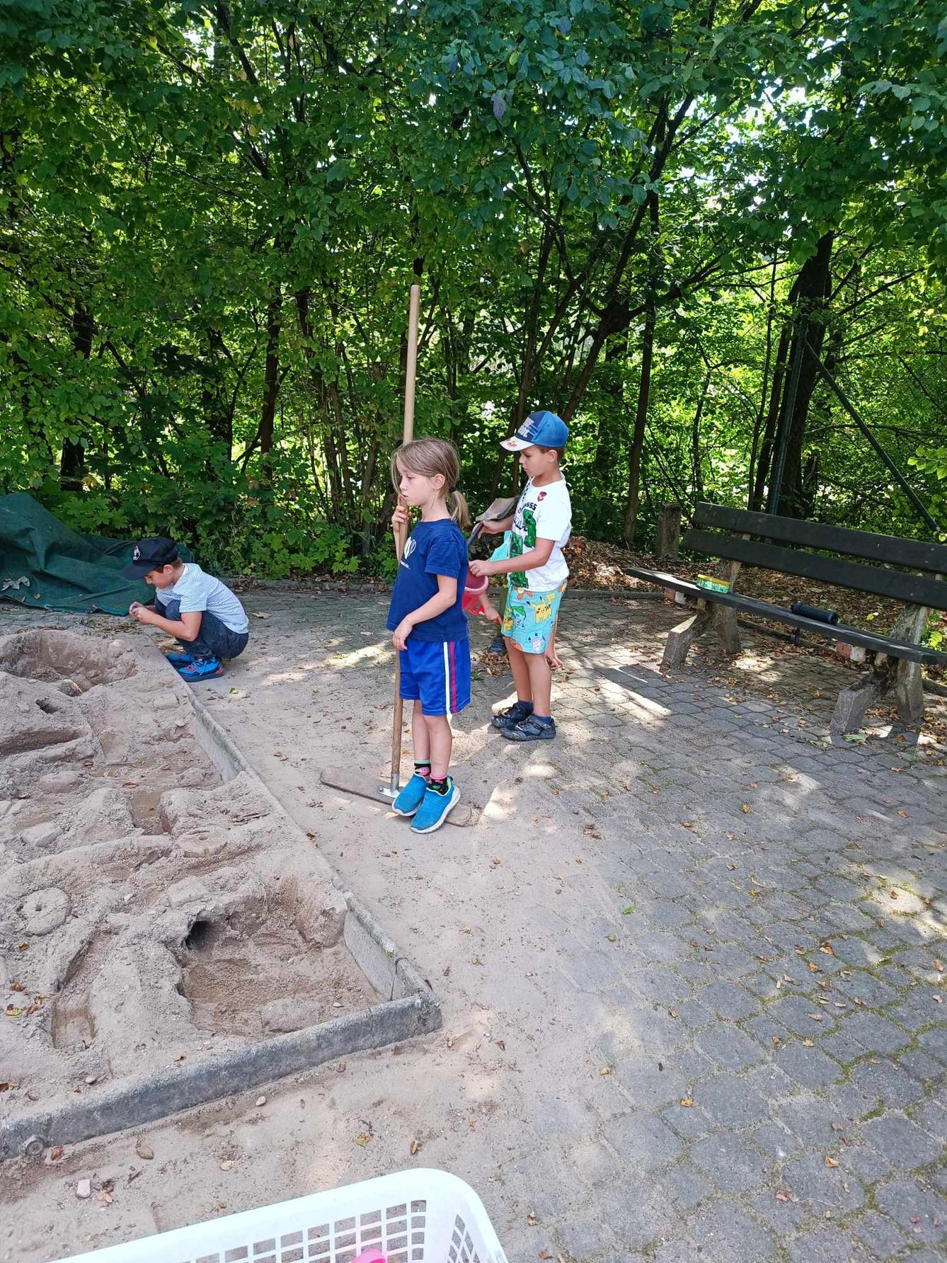 ZÁŘÍ - 2. ODDĚLENÍ A seznamovací odpoledne - 4