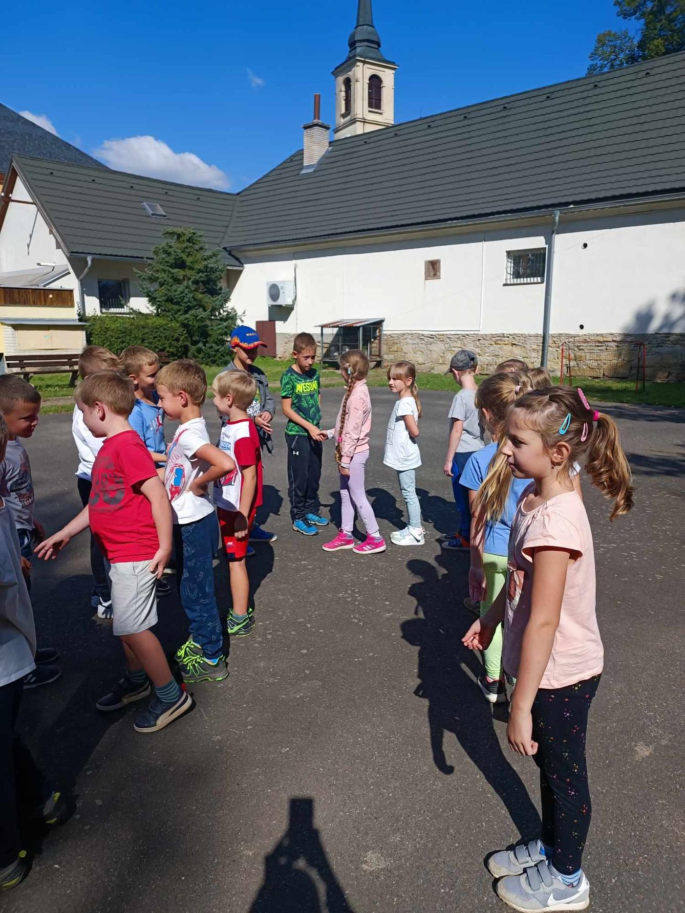 ZÁŘÍ - 2. ODDĚLENÍ A seznamovací odpoledne - 8