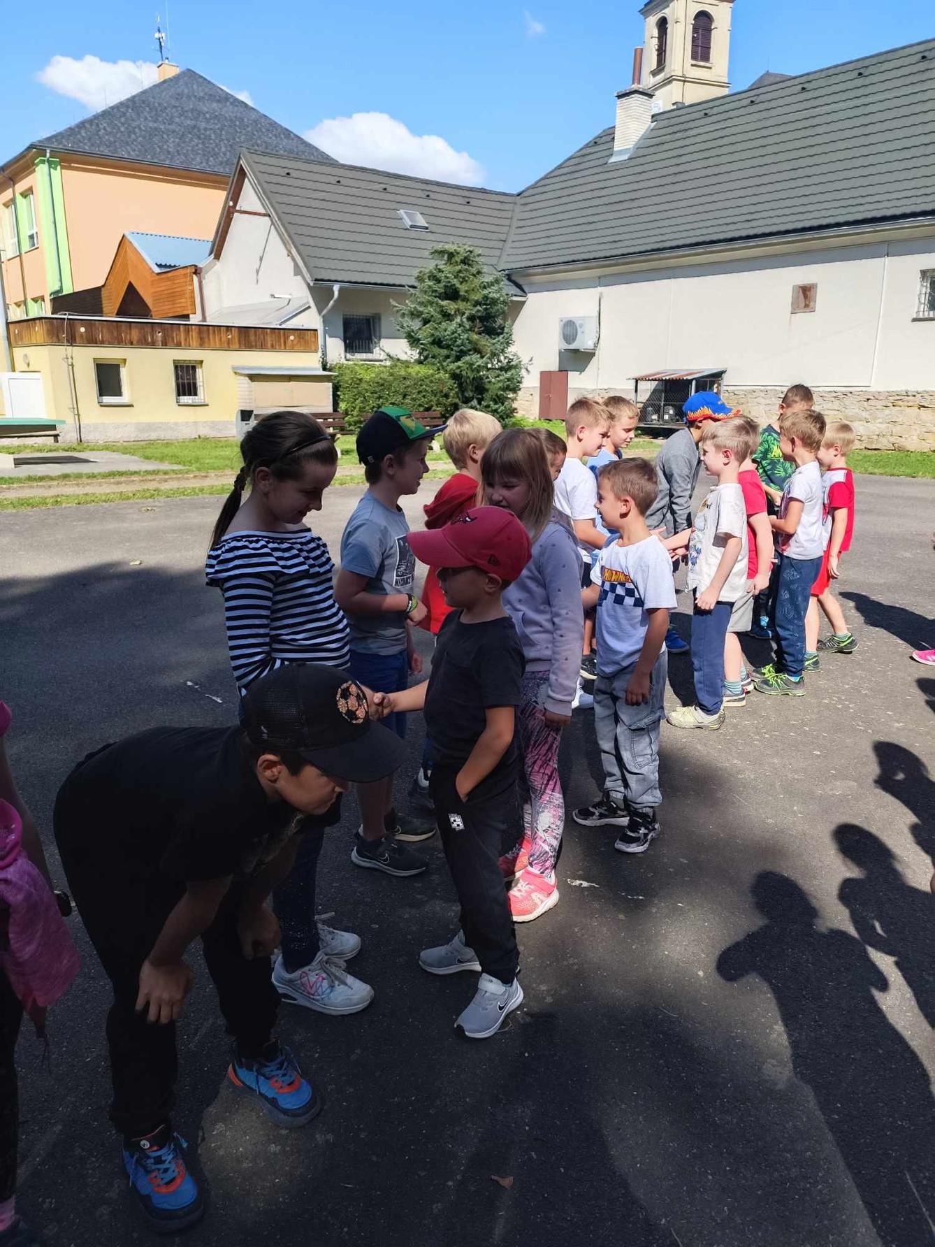 ZÁŘÍ - 2. ODDĚLENÍ A seznamovací odpoledne - 12