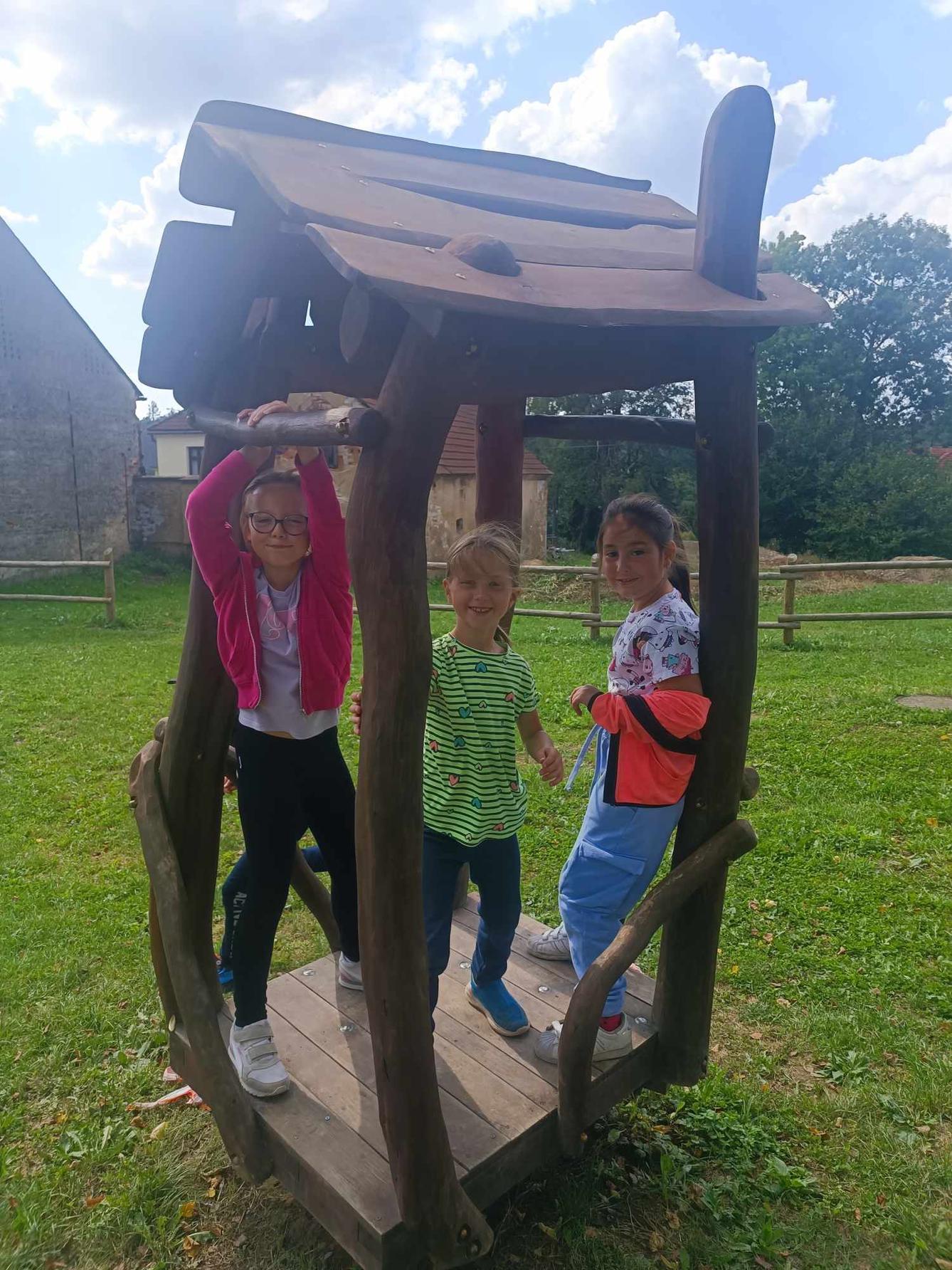 ZÁŘÍ - 2. ODDĚLENÍ A seznamovací odpoledne - 25