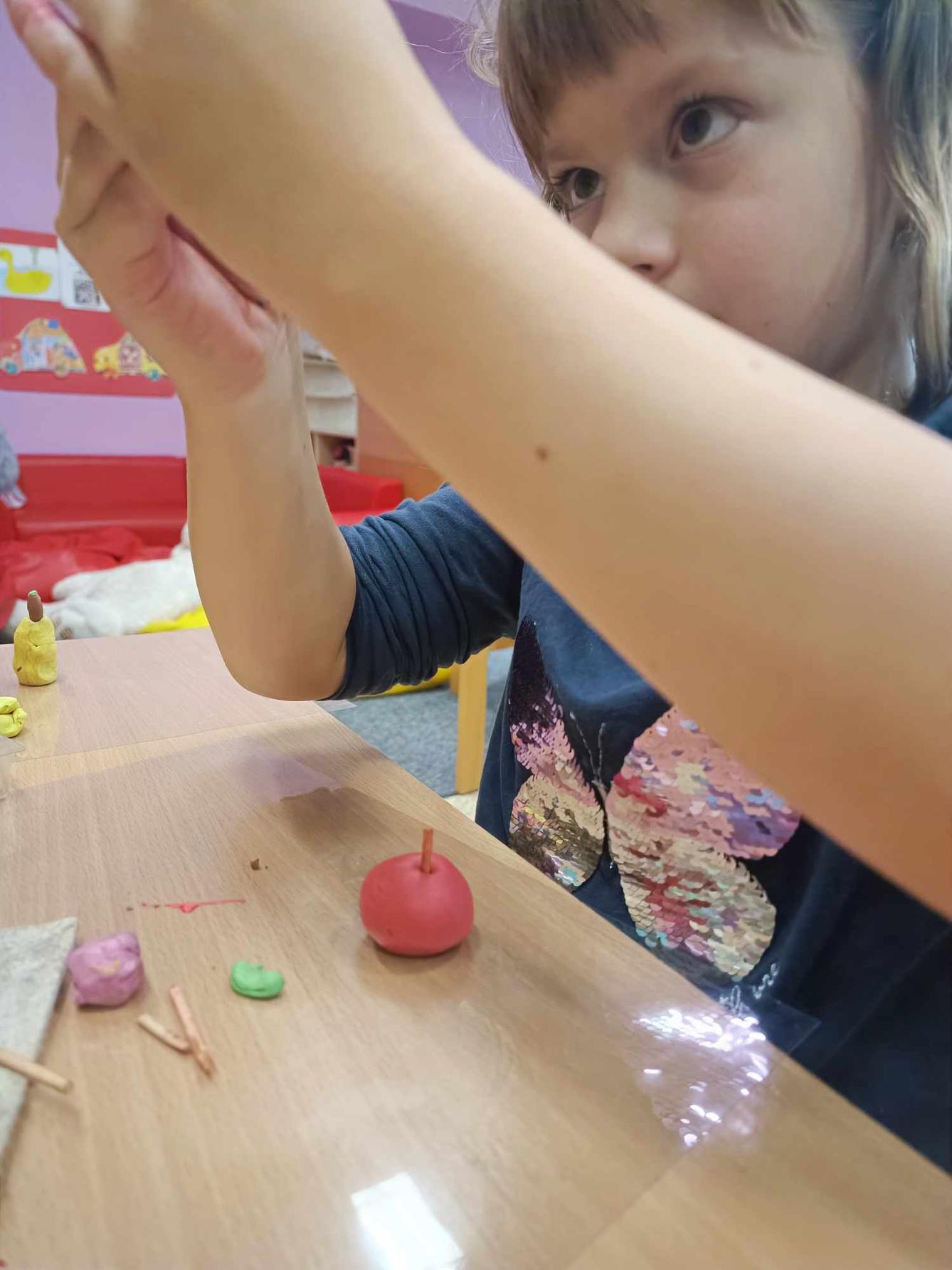 ZÁŘÍ - 2. ODDĚLENÍ A seznamovací odpoledne - 35