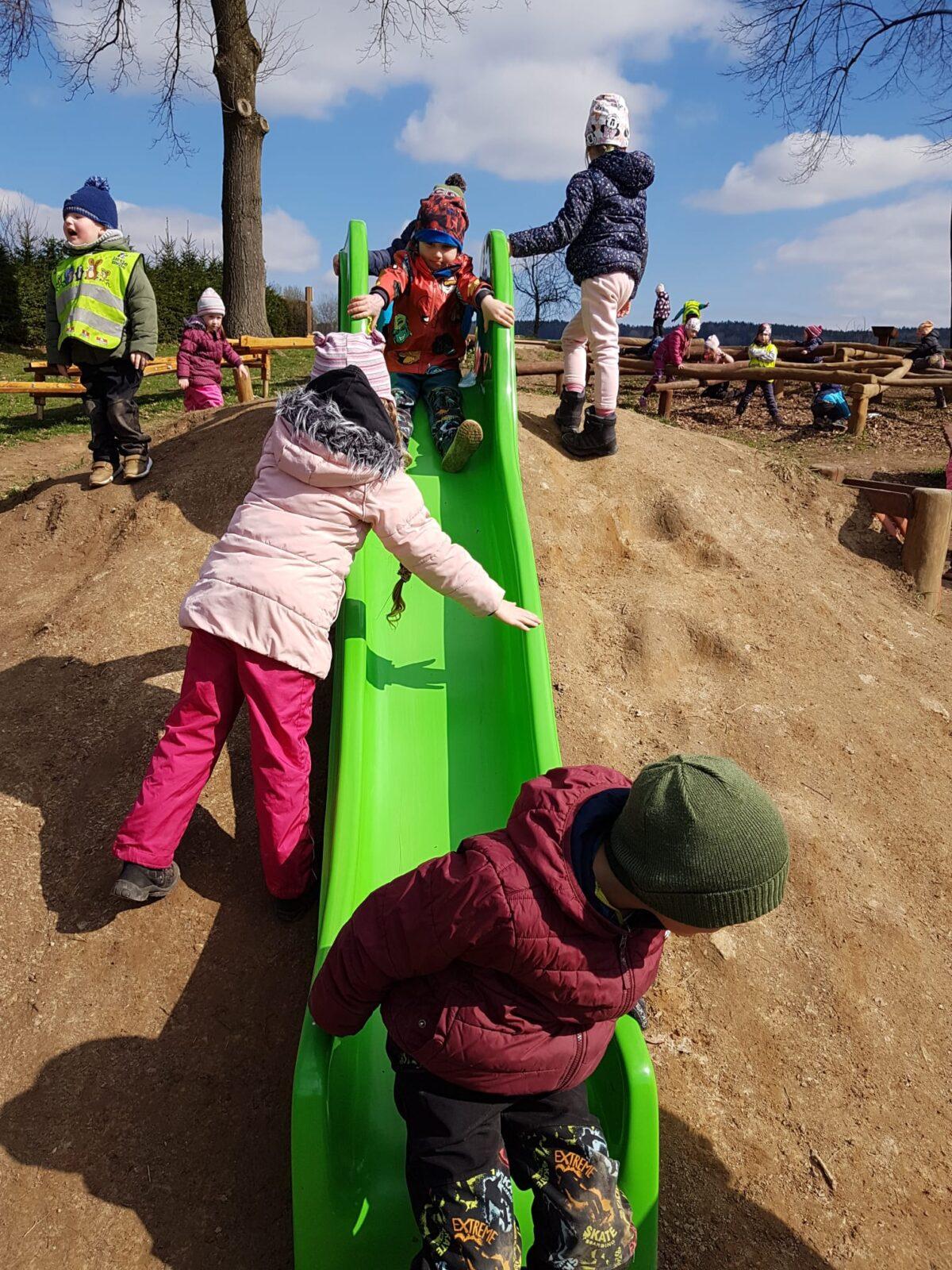 užíváme si pobyt venku - 11