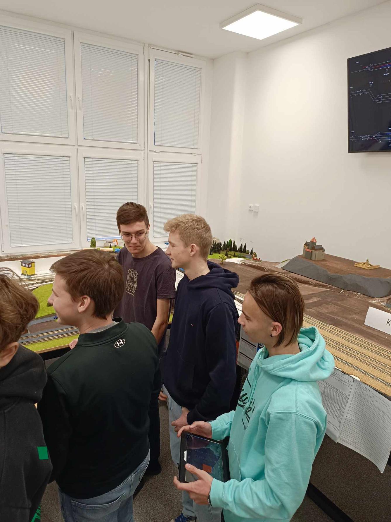 Exkurze na SŠ technické a dopravní v ČT - 1