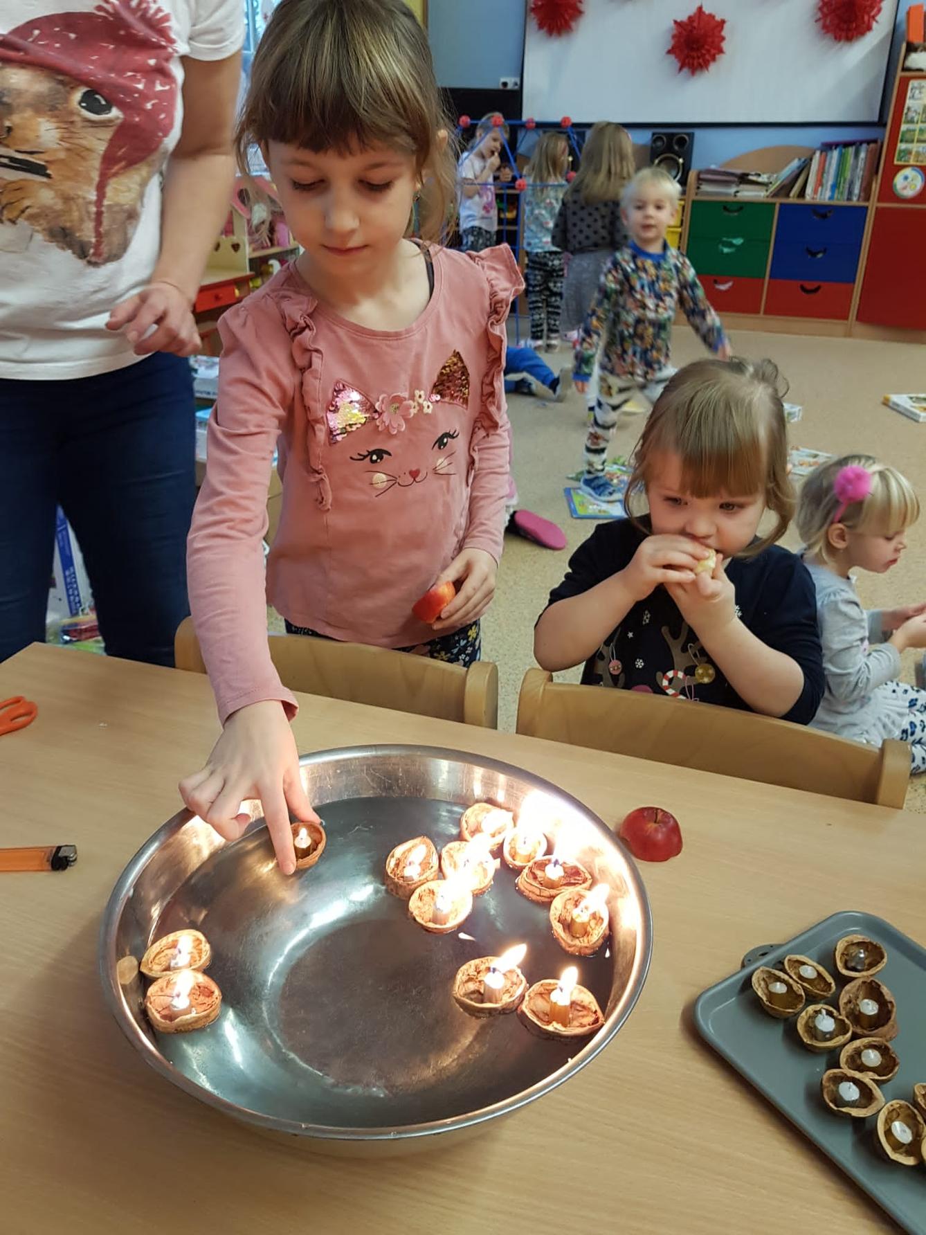 ADVENTNÍ ČAS VE ŠKOLCE - 16