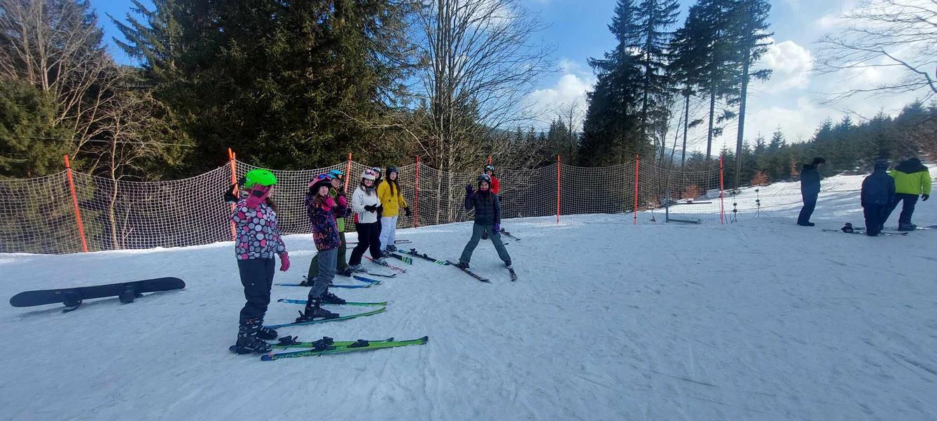 Lyžařský výcvik -  pondělí - 13