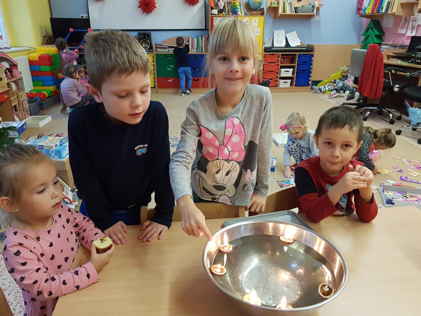 ADVENTNÍ ČAS VE ŠKOLCE - 18