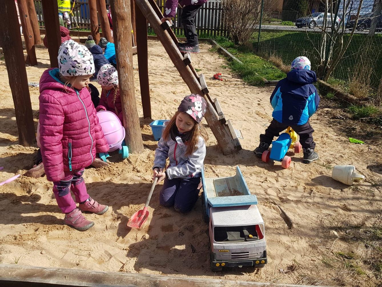 užíváme si pobyt venku - 12