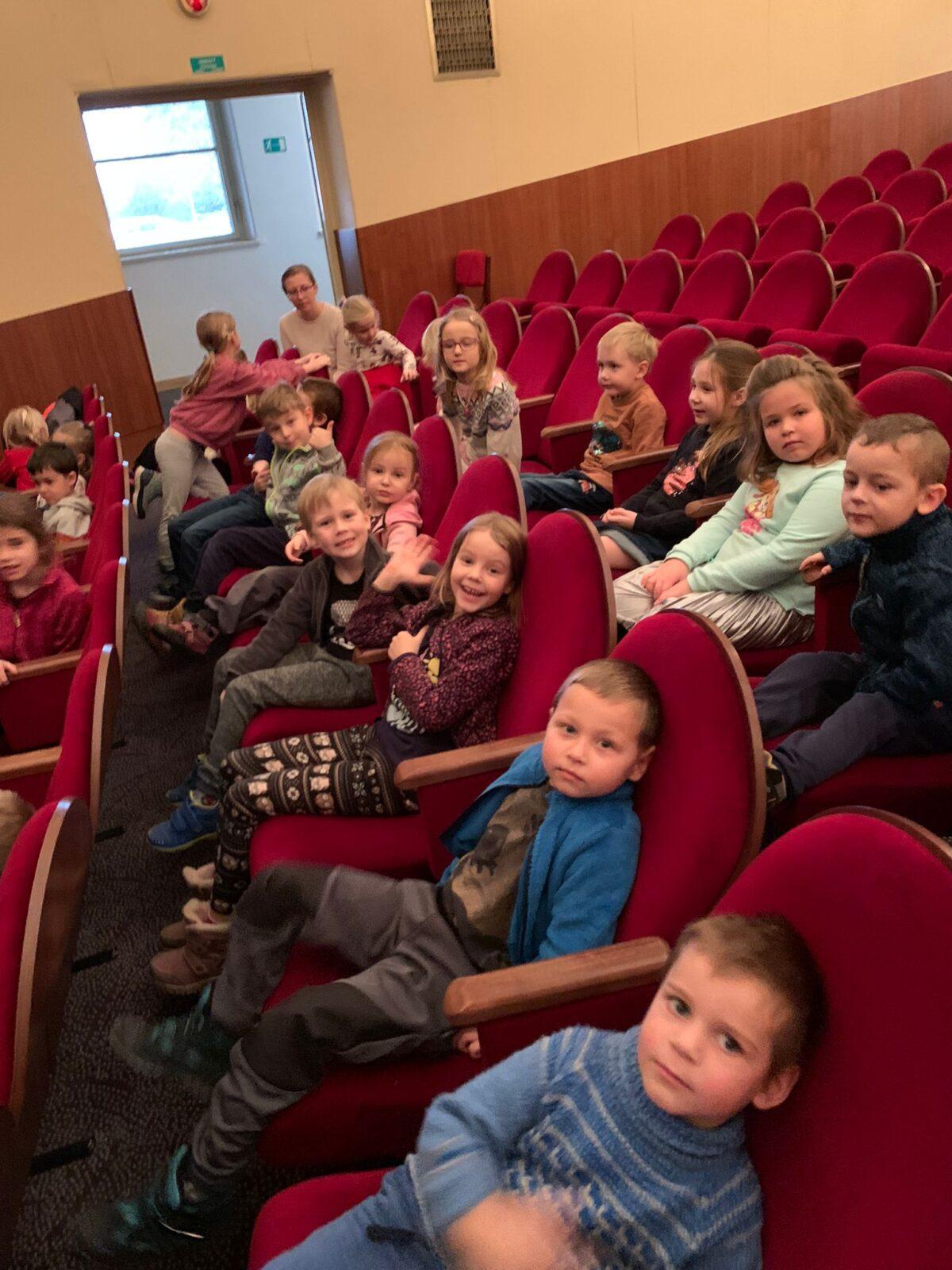 divadlo v UO - "čertův švagr" - 6