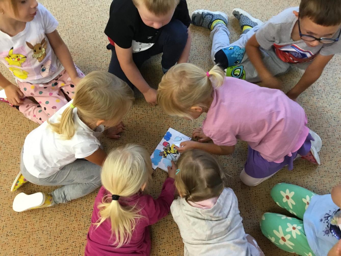 týdenní  projekt: ,,od kytičky k medu" - 26