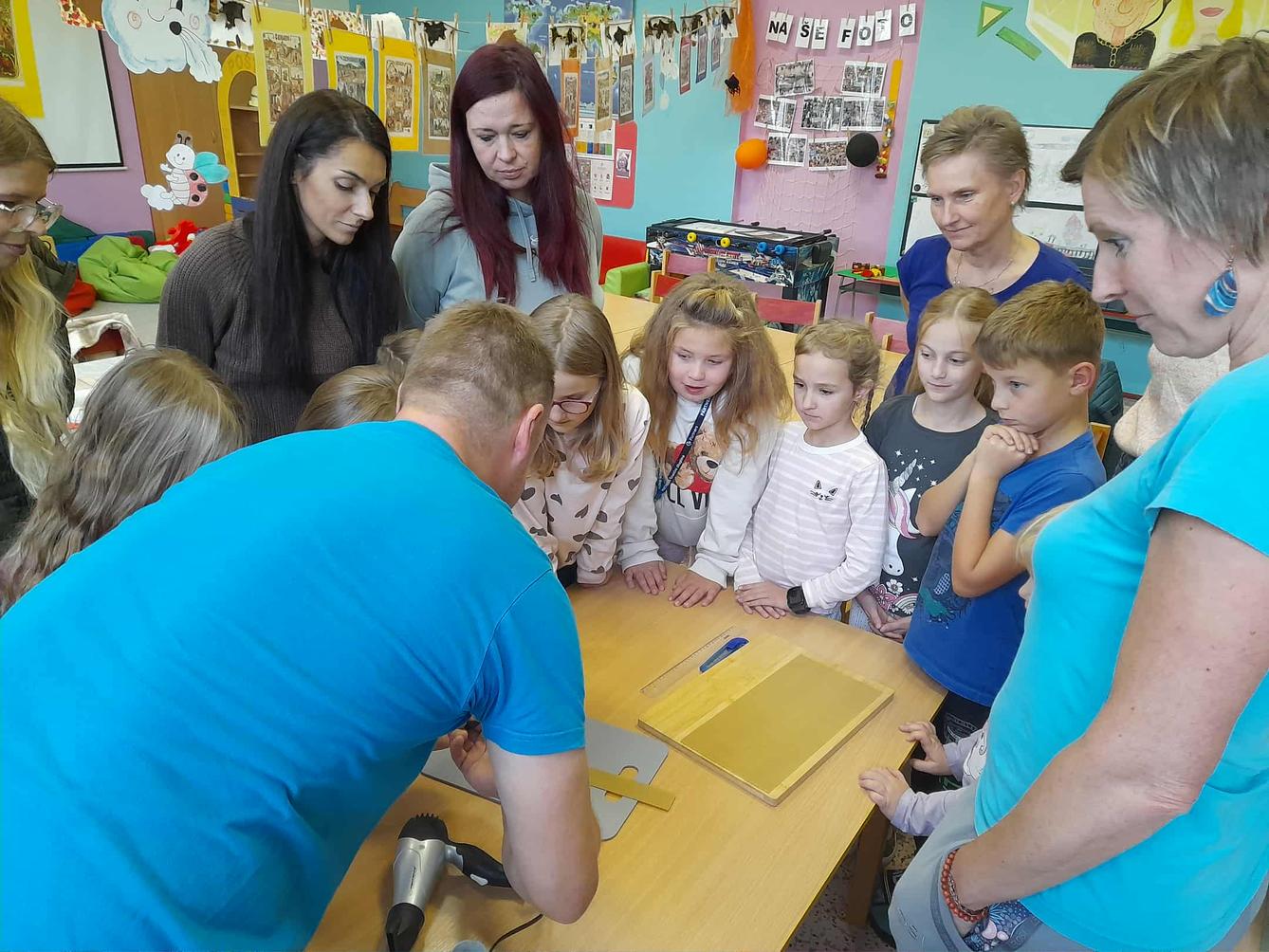 VÝROBA SVÍČEK - DRUŽINKY 1.a 2. oddělení - 18