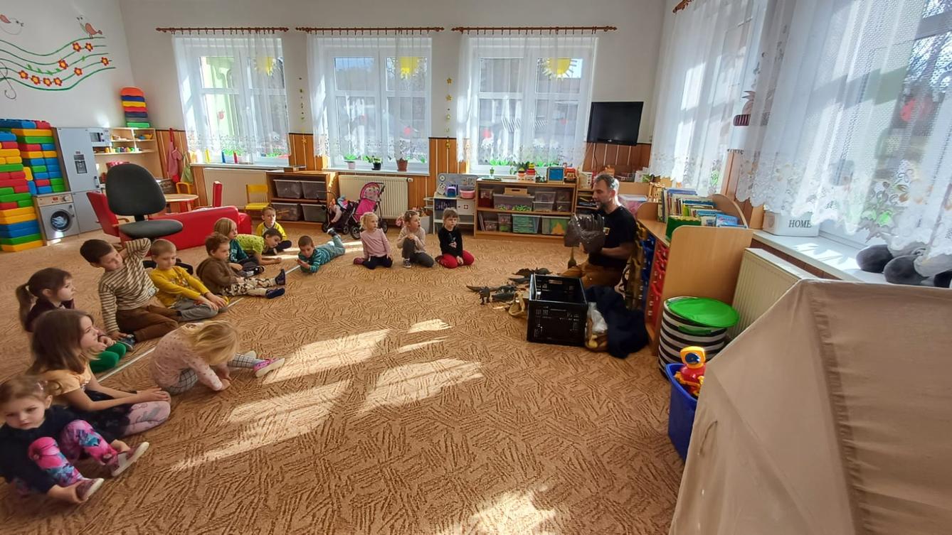 dinosauři ve školce - 5