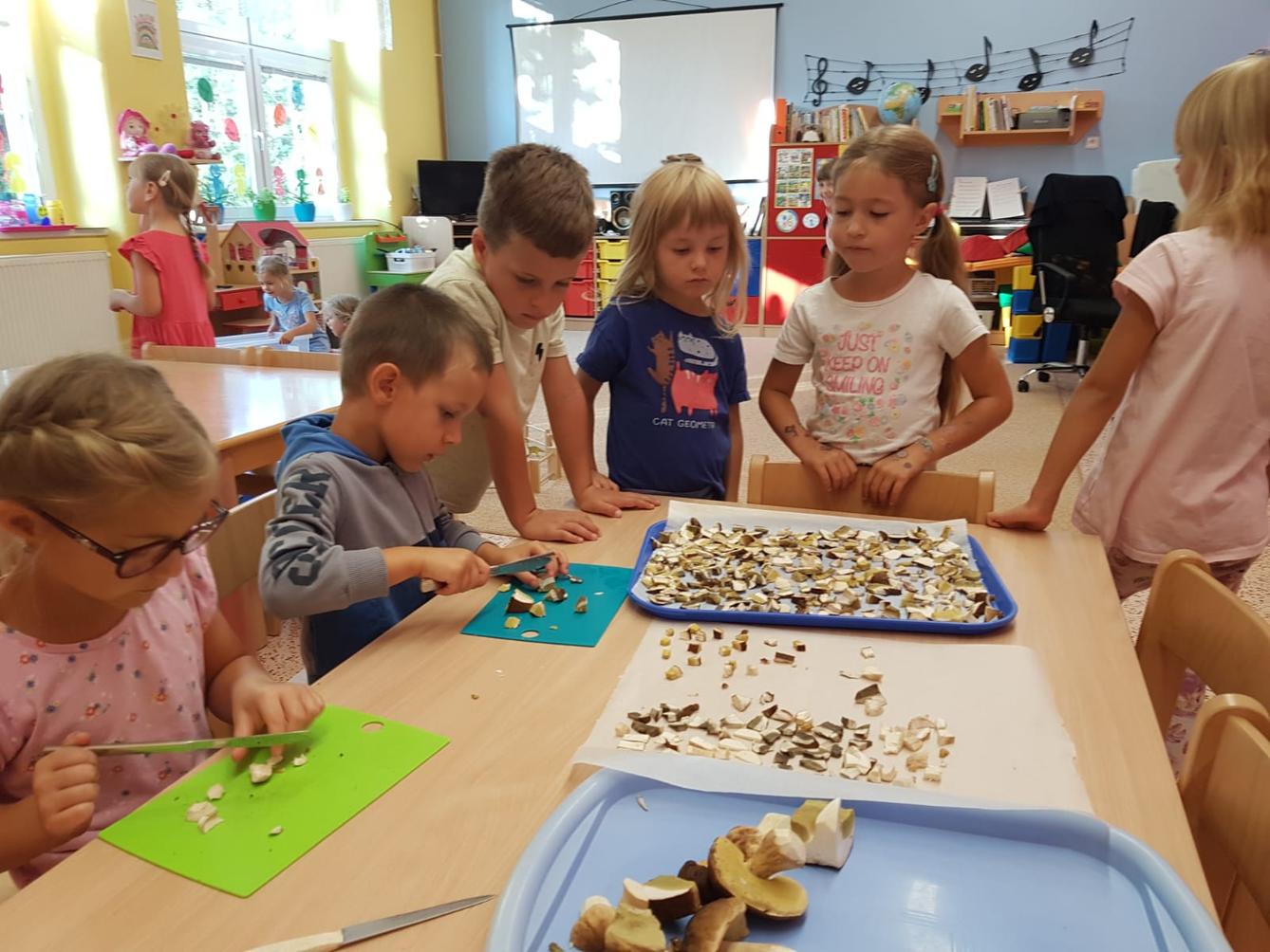 SOVIČKY: ,,LES" - 4