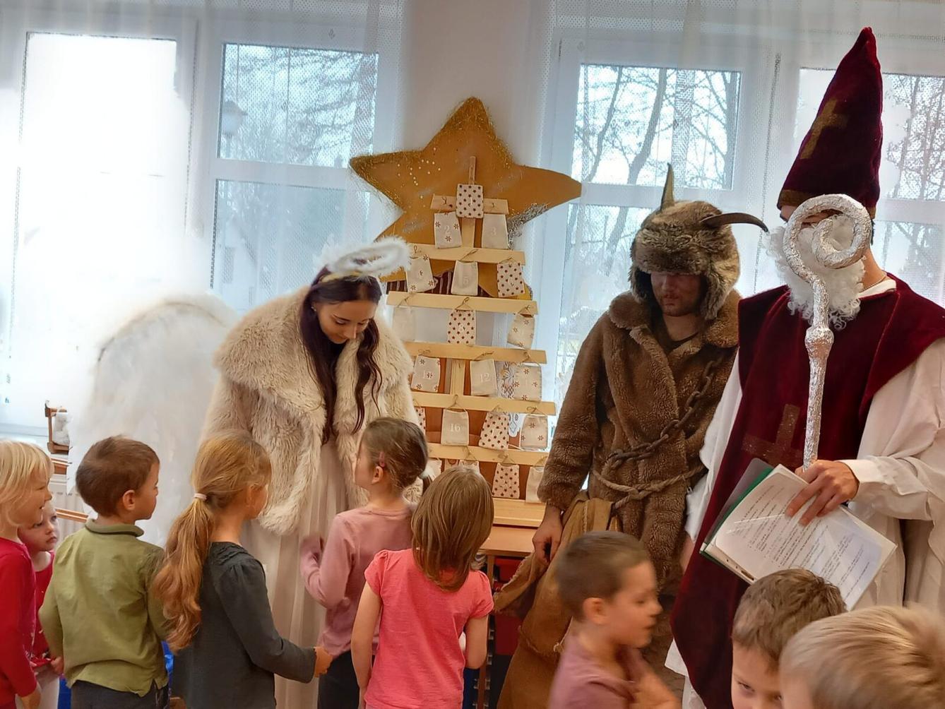 Mikuláš, anděl a čert ve školce - 5