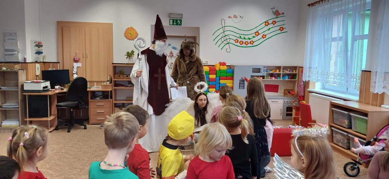Mikuláš, anděl a čert ve školce - 6