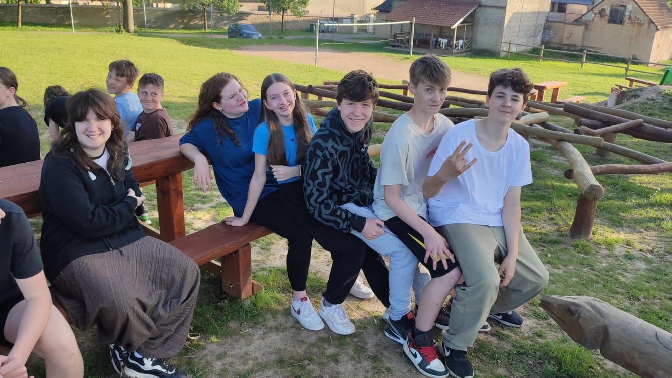 Spaní ve škole - 8. B - 1