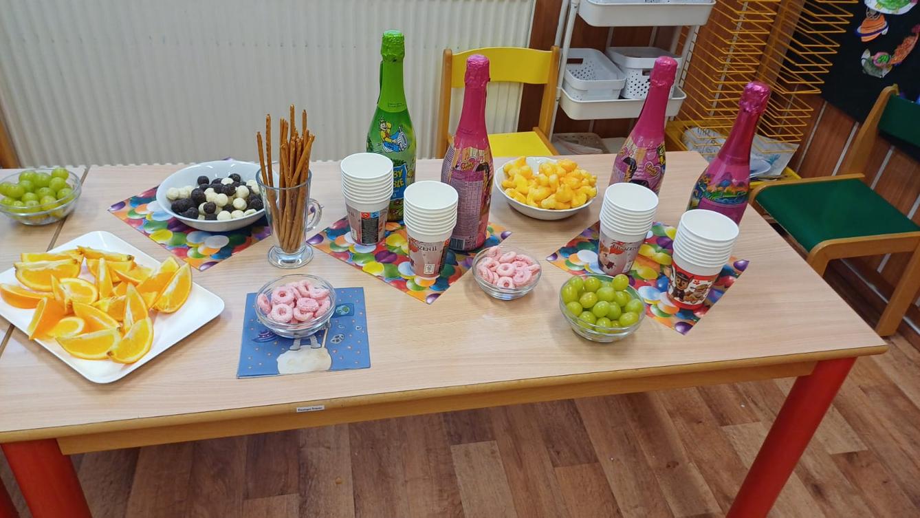 karneval na téma vesmír + přehlídka raket - 25