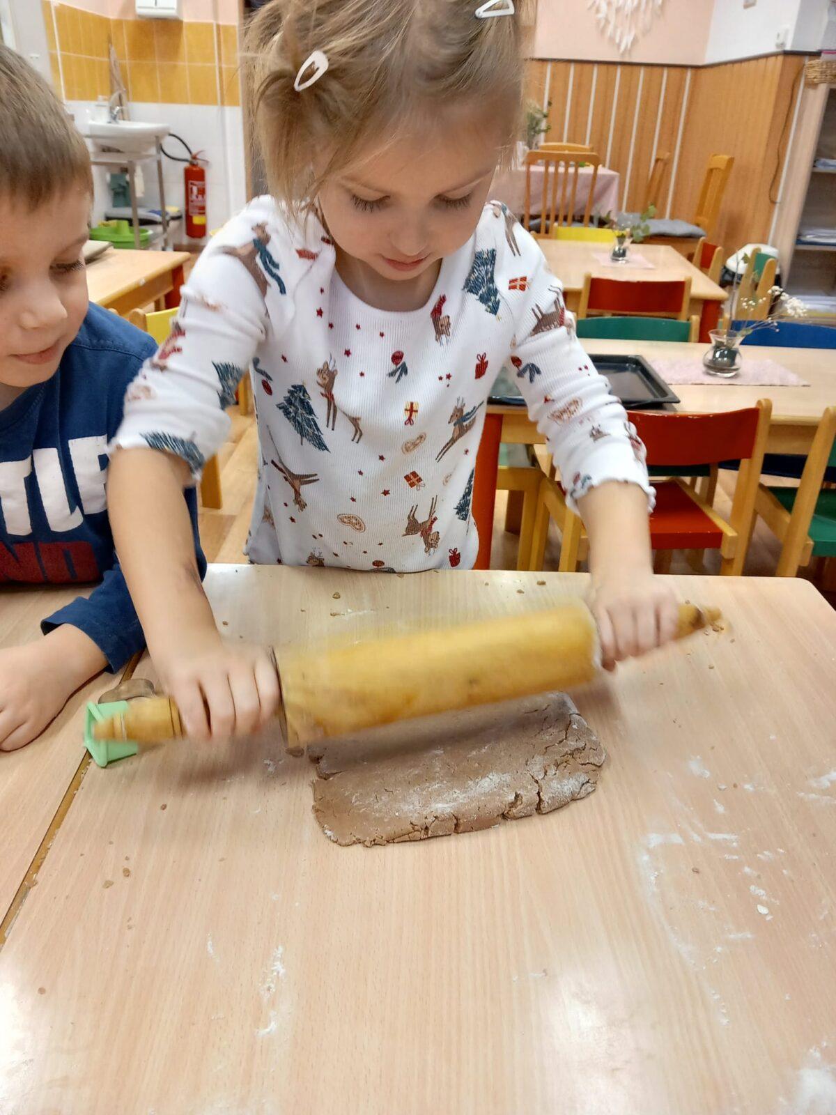 pečení perníčků ve školce - 3