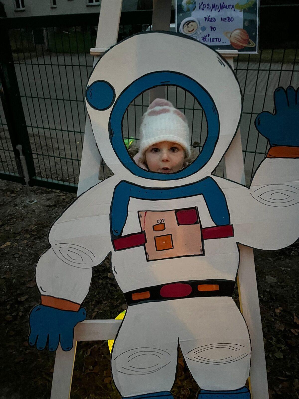 lampiónový průvod - vesmír - 4