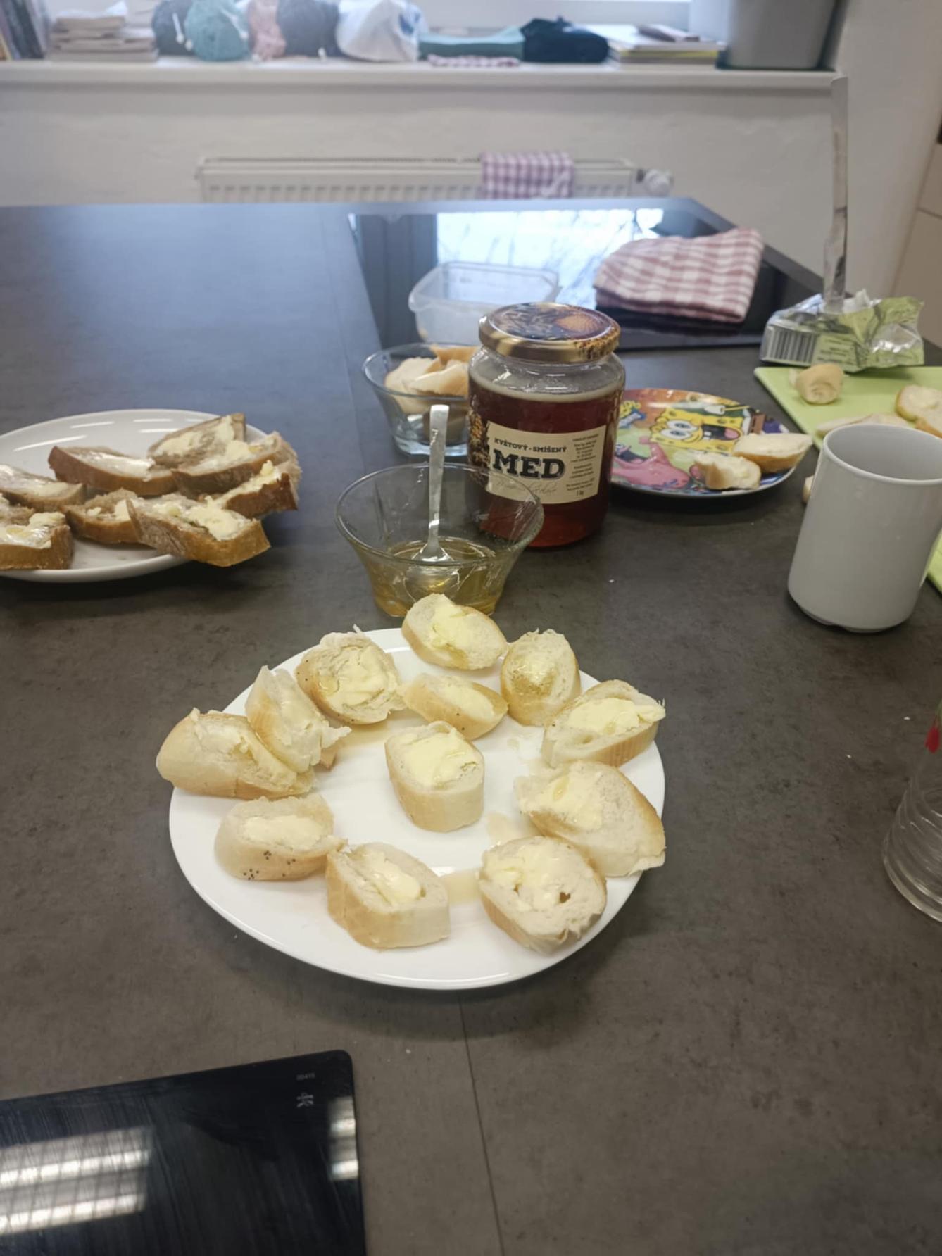 VÝROBA SVÍČEK - DRUŽINKY 1.a 2. oddělení - 22