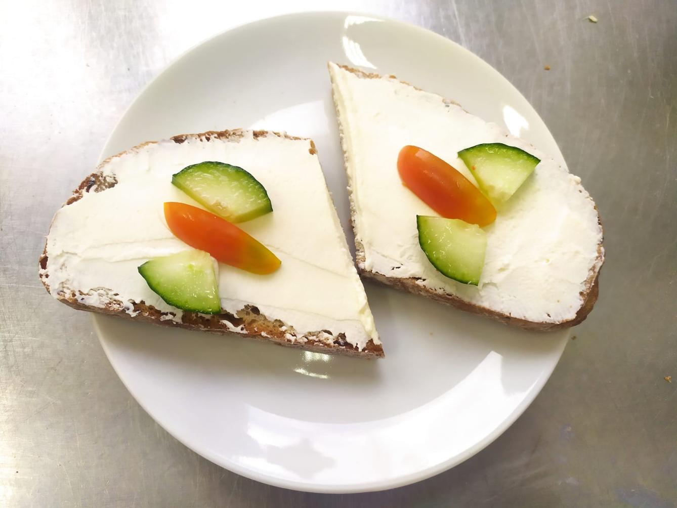 Okénko do školní a školkové kuchyně č. 6 - 7