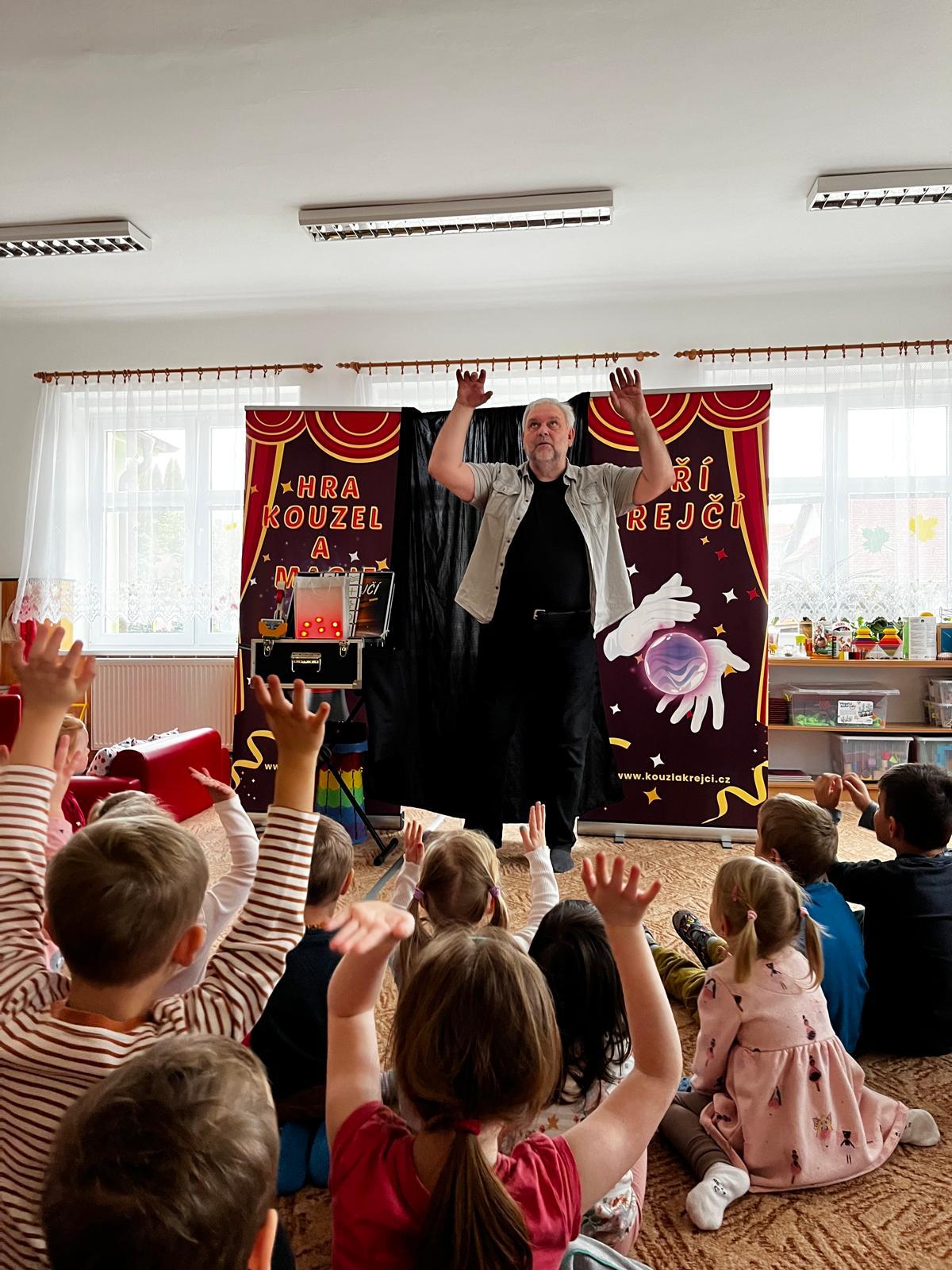 kouzelnické vystoupení - 9