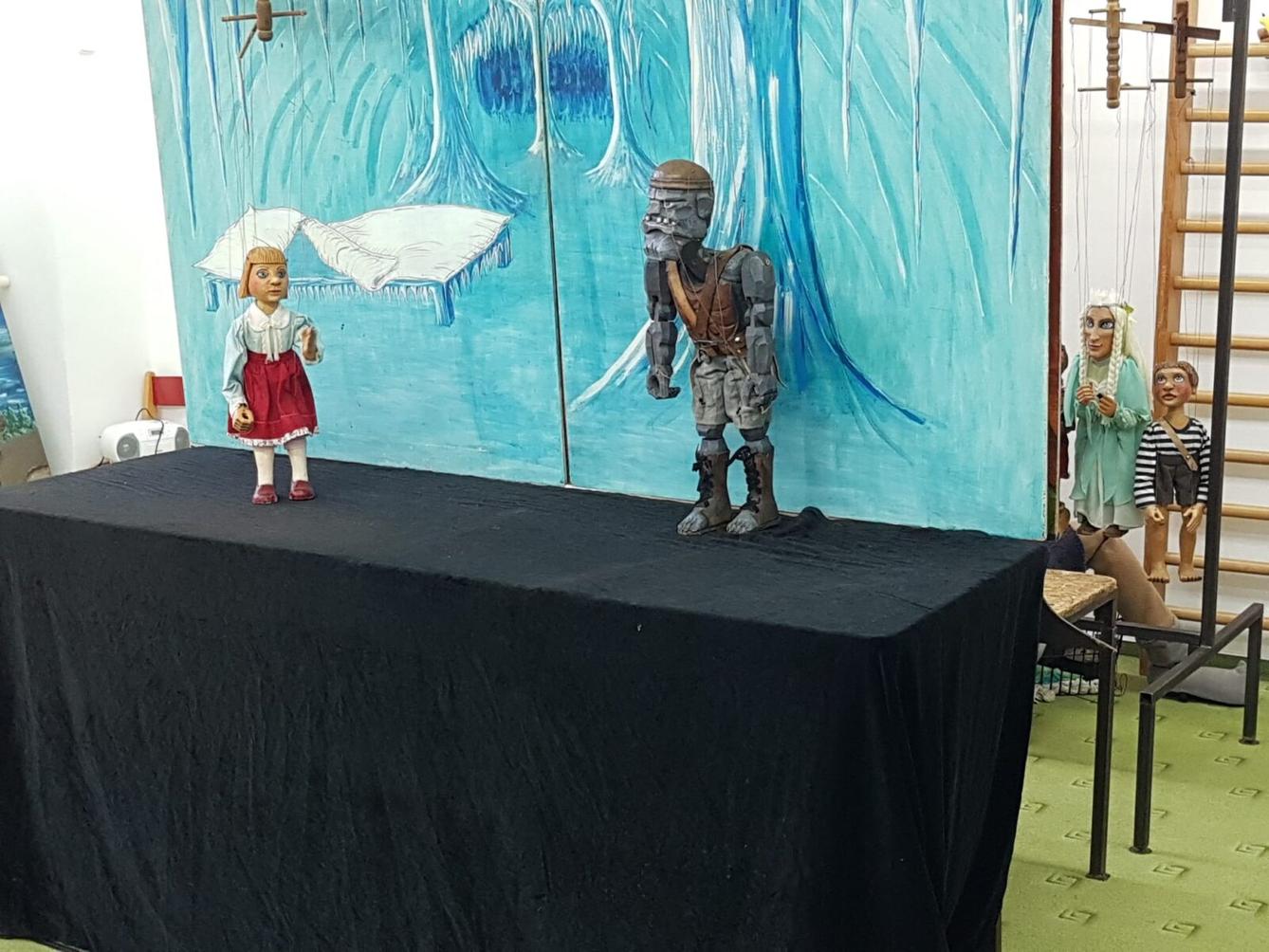 LOUTKOVÉ DIVADLO: ,,O LESNÍ VÍLE" - 4