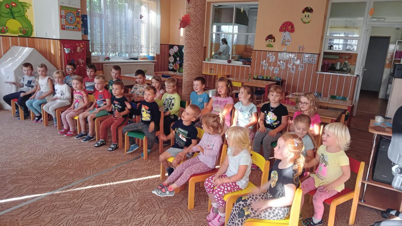 Divadlo "U dvou sluncí"- "Jak se stal Honza rytířem" - 2