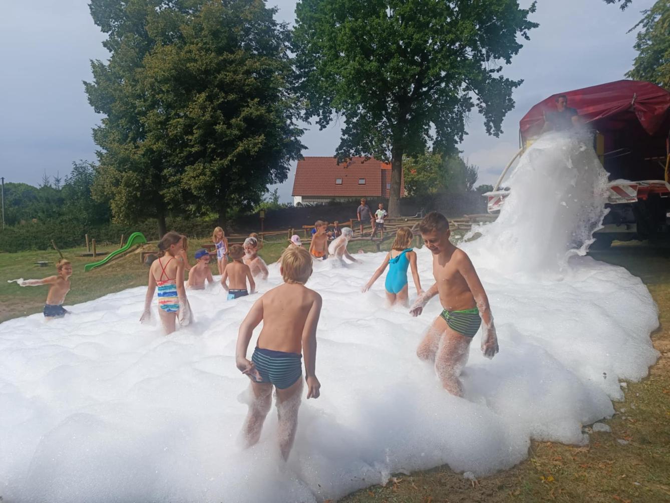 TÝDEN PLNÝ ZÁBAVY II - čtvrtek - 33