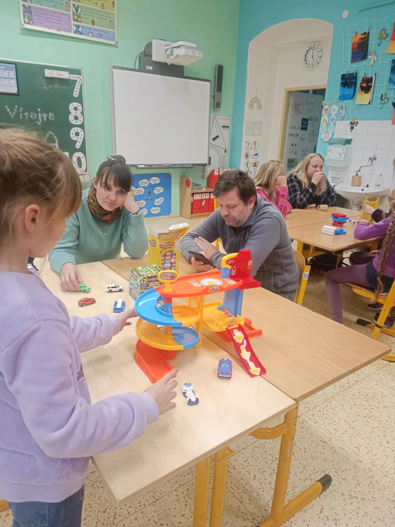 VÝROBA SVÍČEK - DRUŽINKY 1.a 2. oddělení - 23