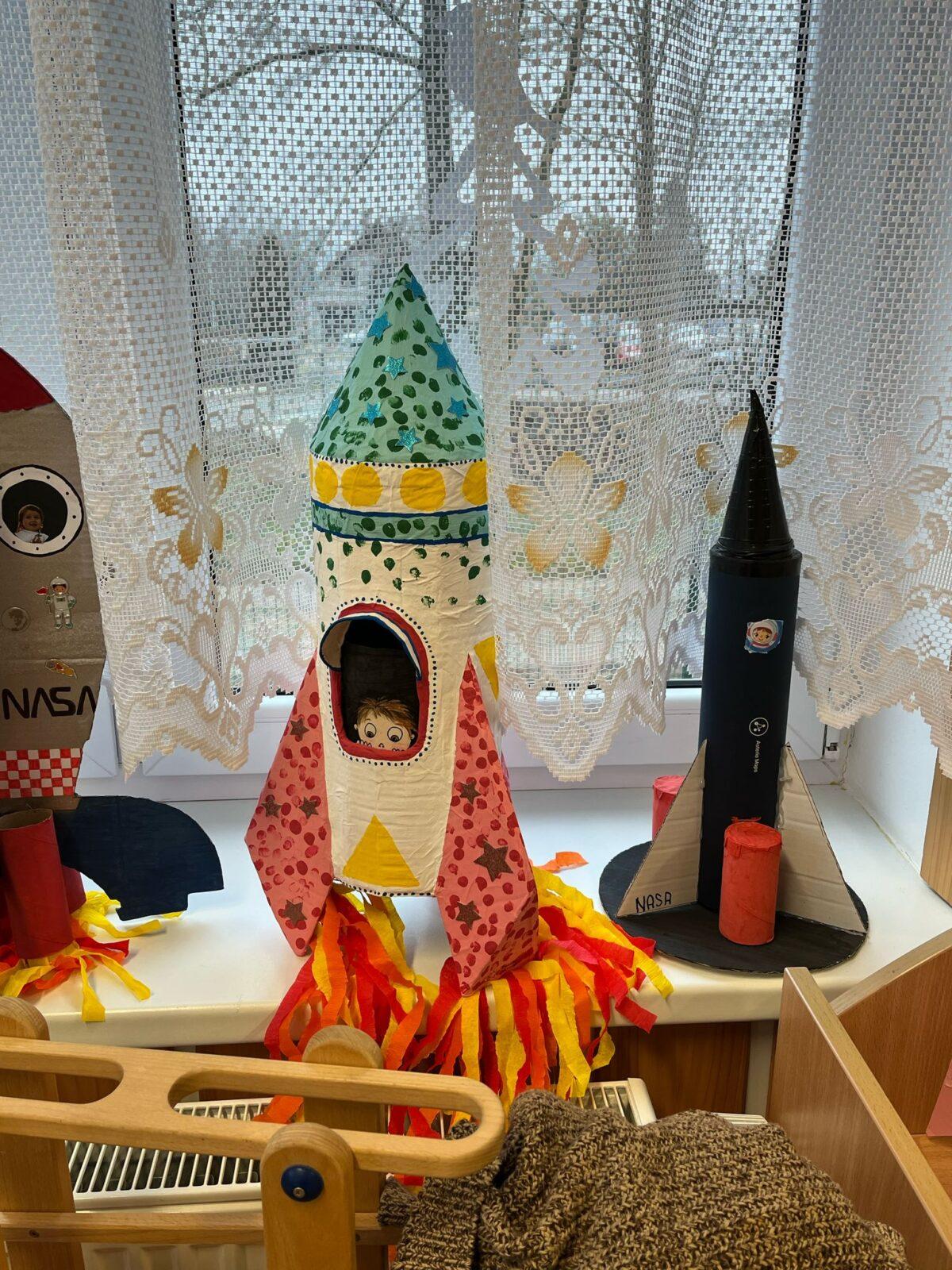 karneval na téma vesmír + přehlídka raket - 28