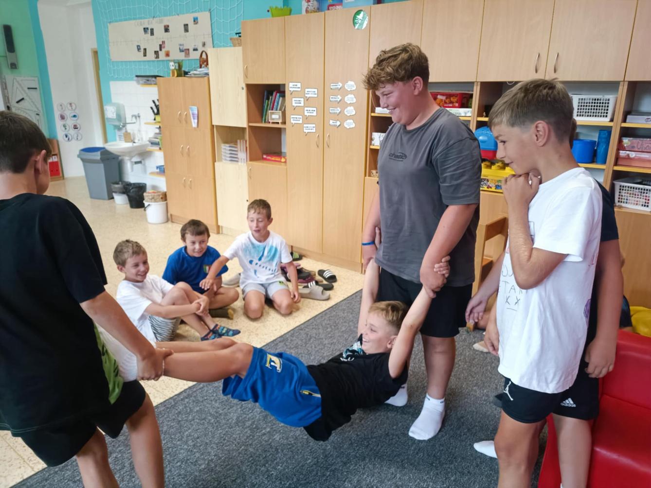 TÝDEN PLNÝ ZÁBAVY II - čtvrtek - 38