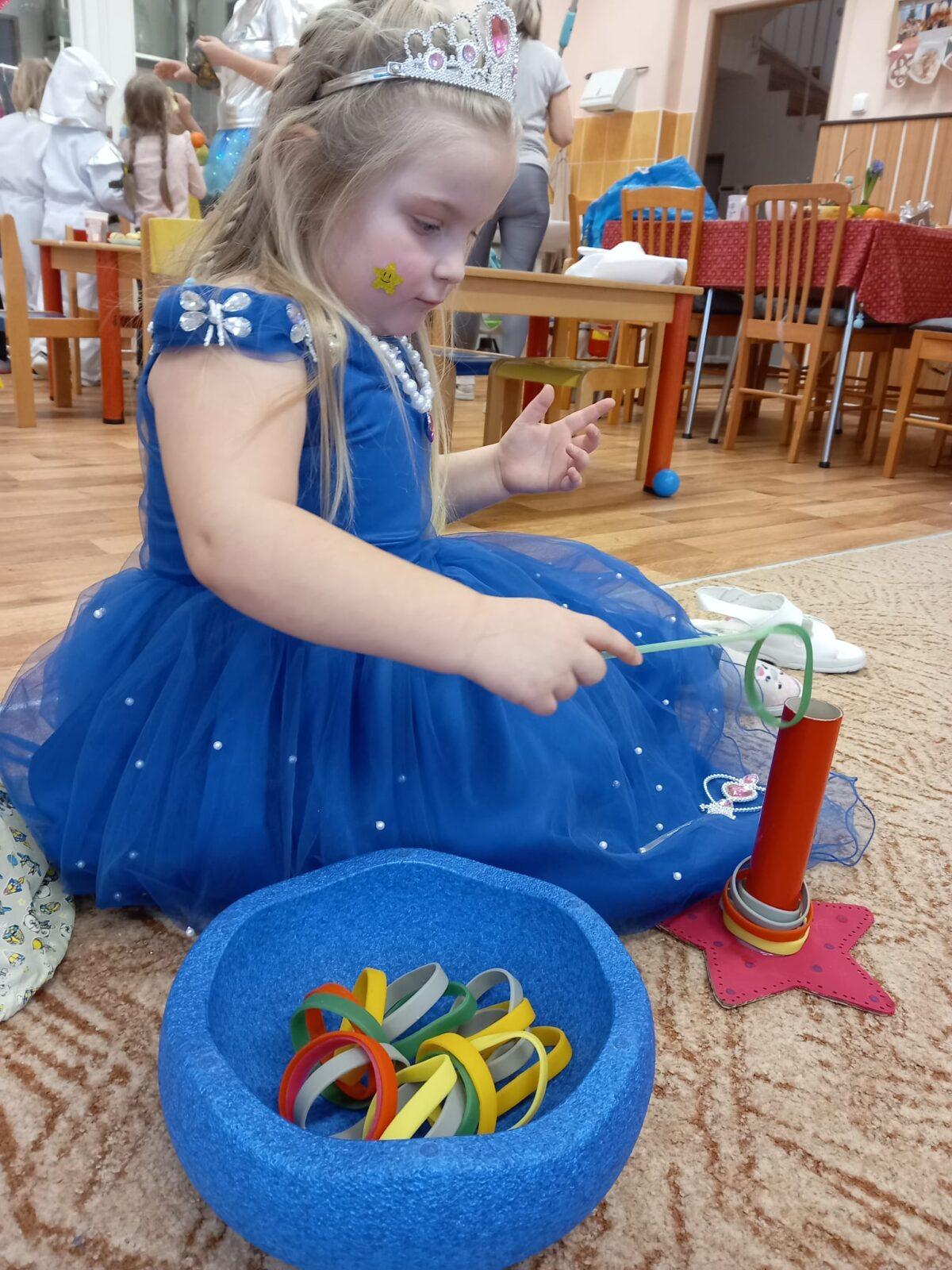 karneval na téma vesmír + přehlídka raket - 32