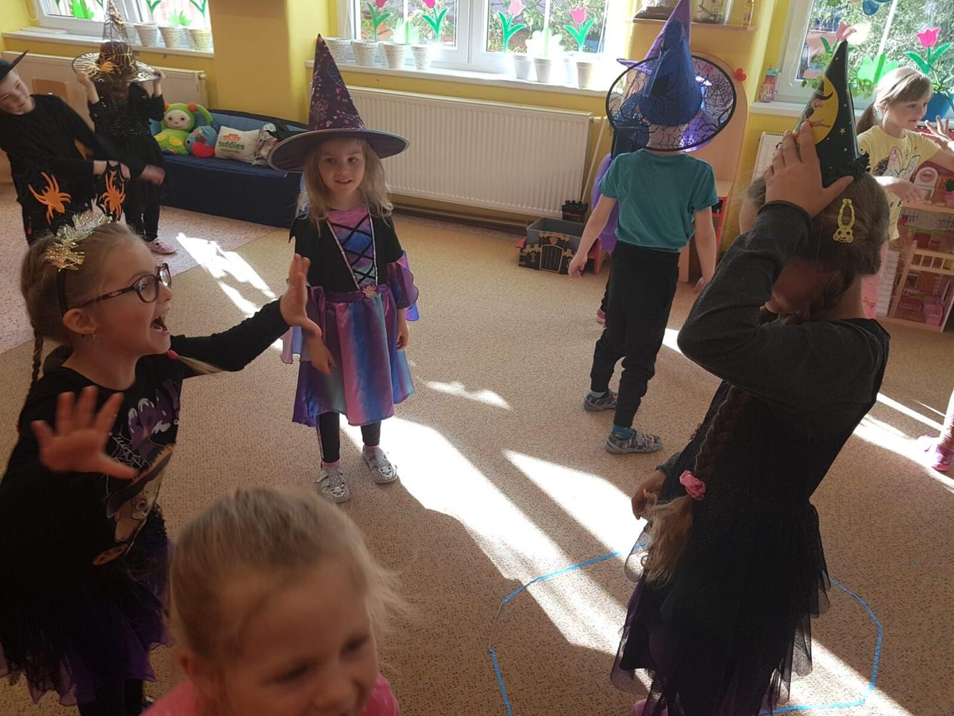 ČARODĚJNICKÝ REJ - 31