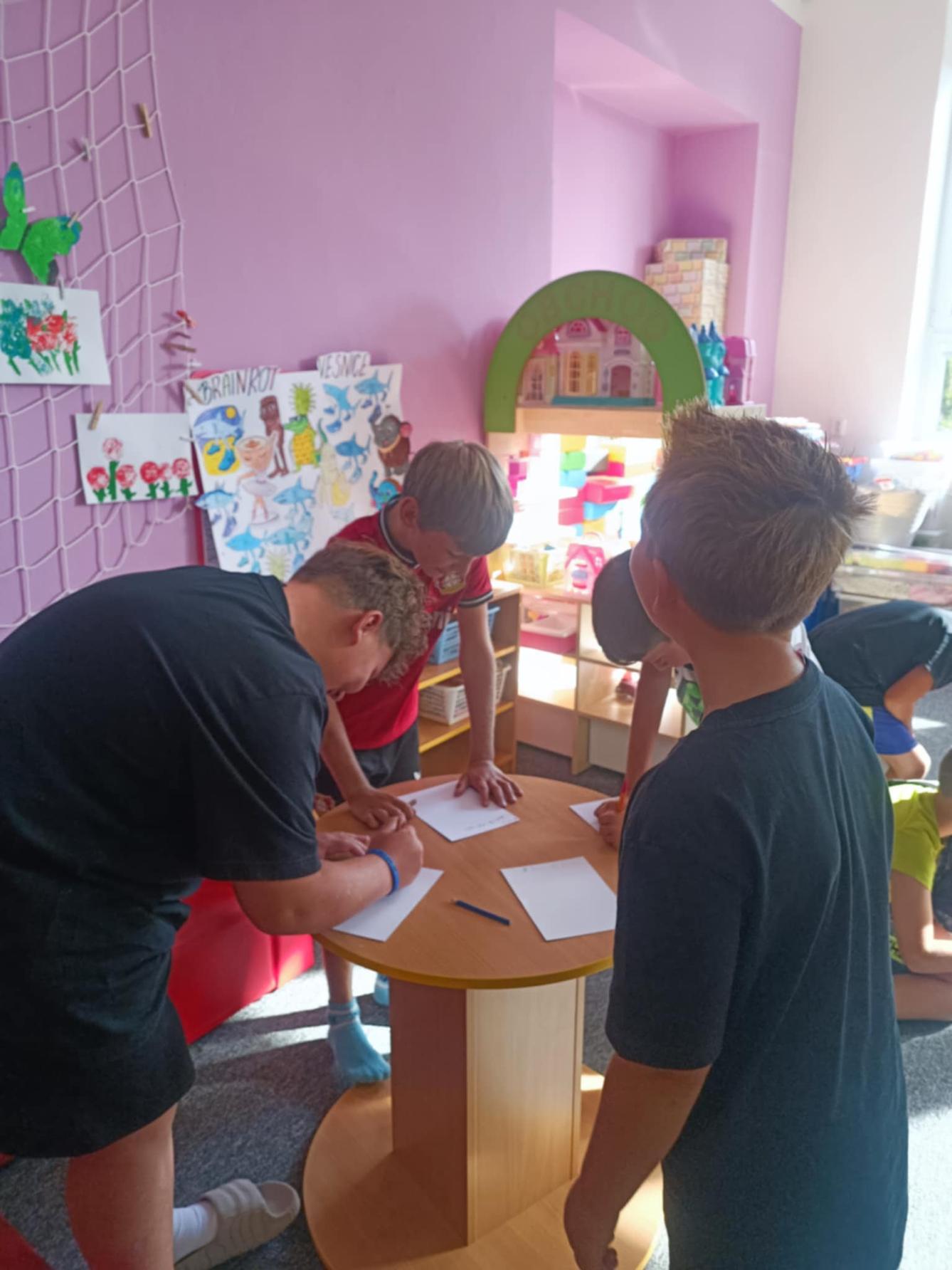 Týden plný zábavy II - pondělí - 23