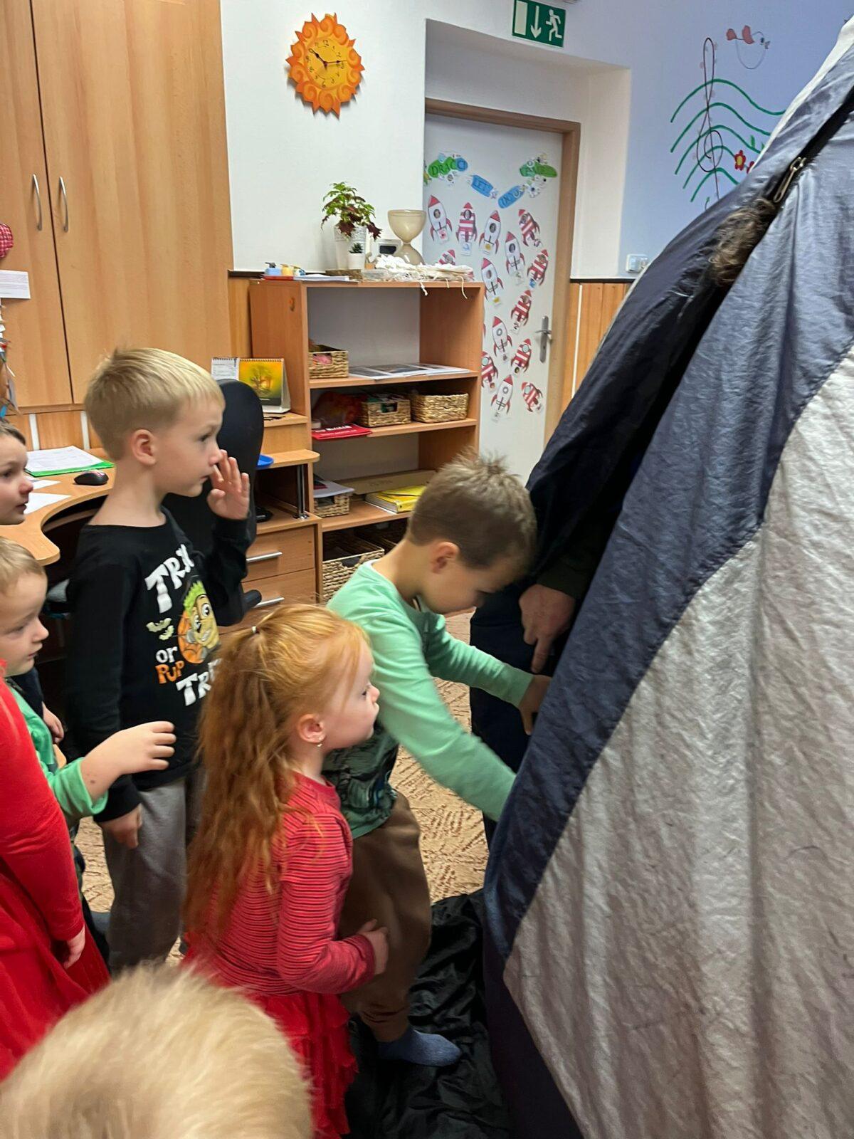 SFÉRICKÉ KINO - „Cestování s hvězdami - 3