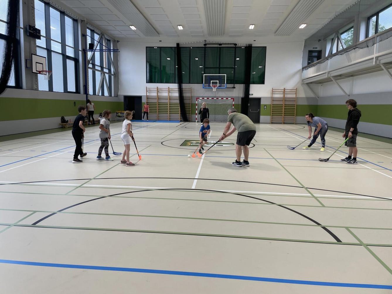 Sportovní odpoledne s rodiči - školní družina - 22