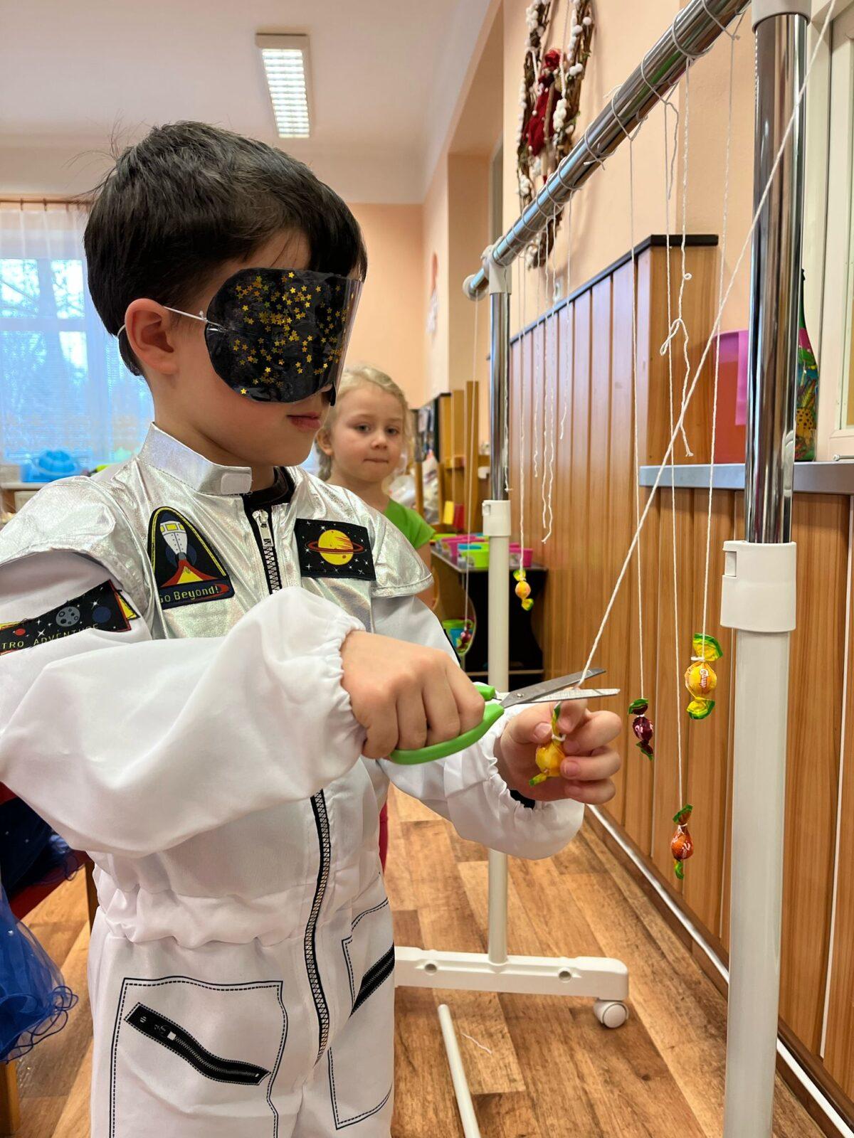 karneval na téma vesmír + přehlídka raket - 35