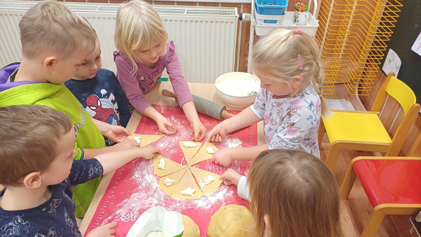 pečení svatomartinských rohlíčků - 10