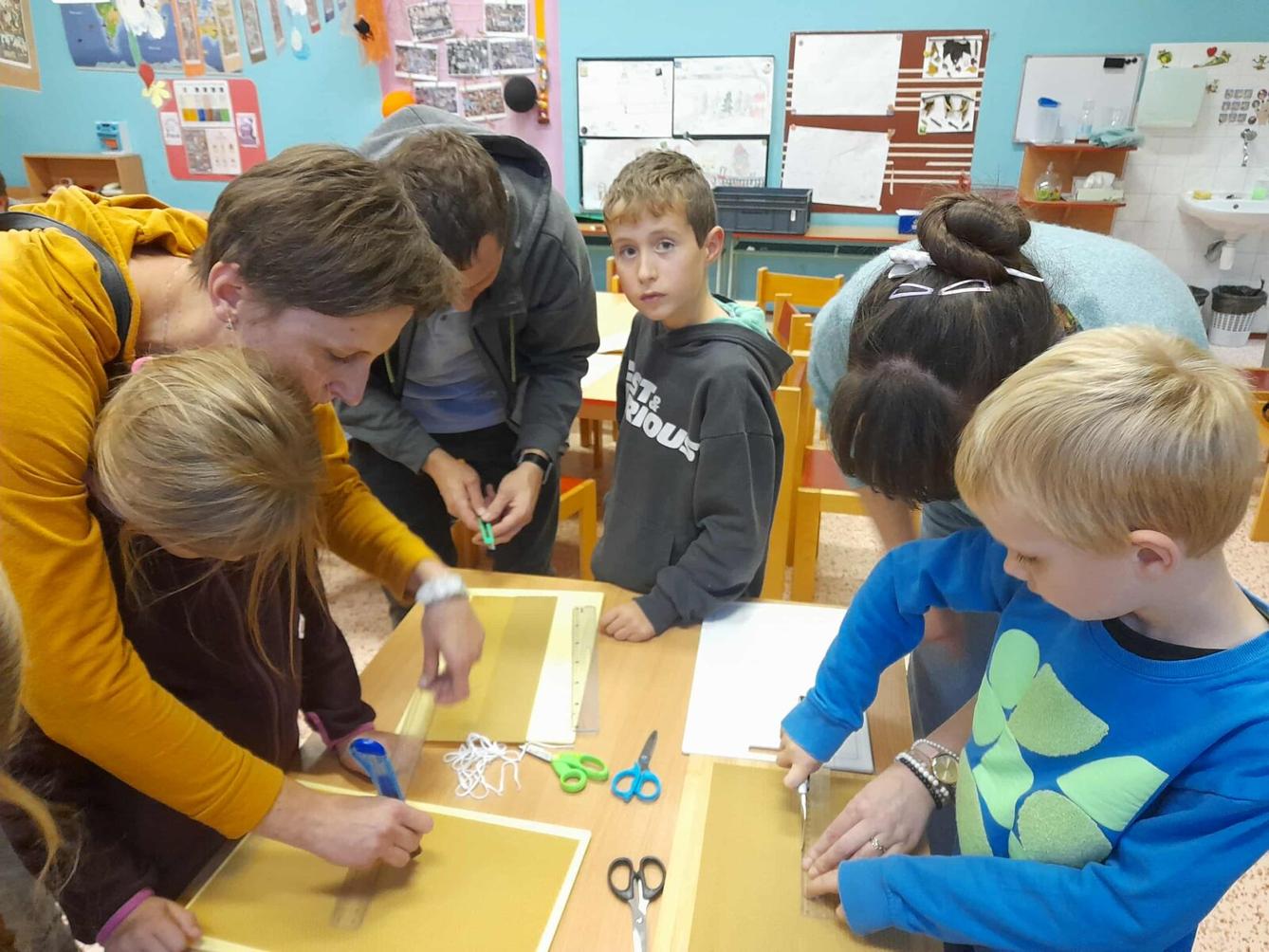 VÝROBA SVÍČEK - DRUŽINKY 1.a 2. oddělení - 32